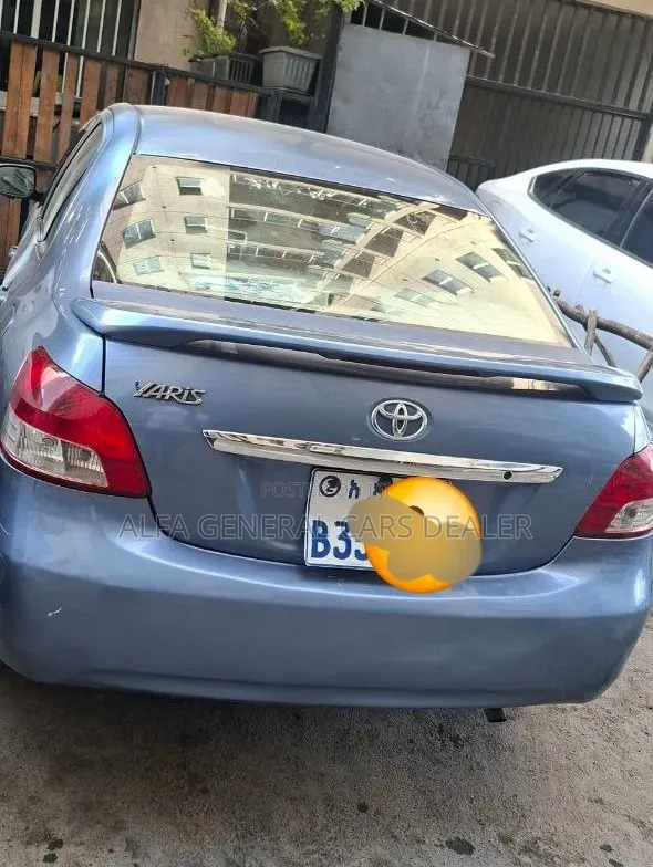 Toyota Belta 2010 Blue
