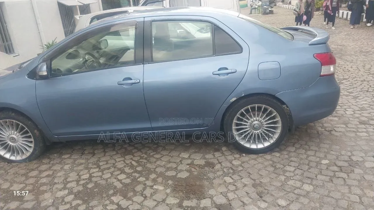 Toyota Belta 2010 Blue
