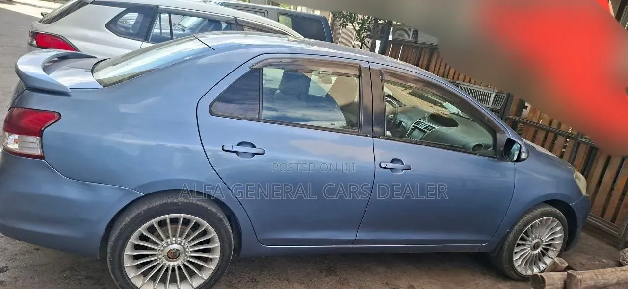 Toyota Belta 2010 Blue