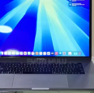New Laptop Apple MacBook 2018 16GB Intel Core i7 SSD 512GB