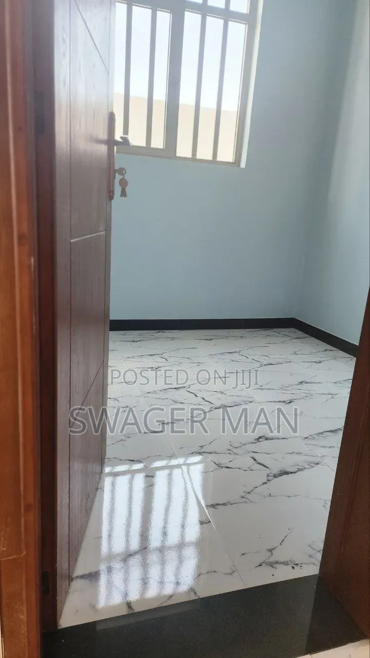 Furnished 6bdrm Villa in Tafo, Yeka for sale