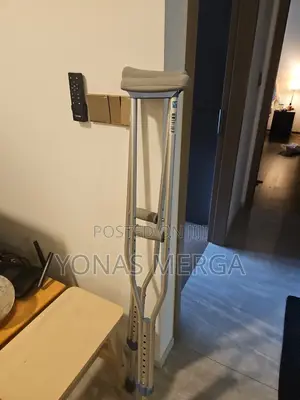 Adjustable Duralumin Crutche Height Range: 95–115 Cm Packed/Reference