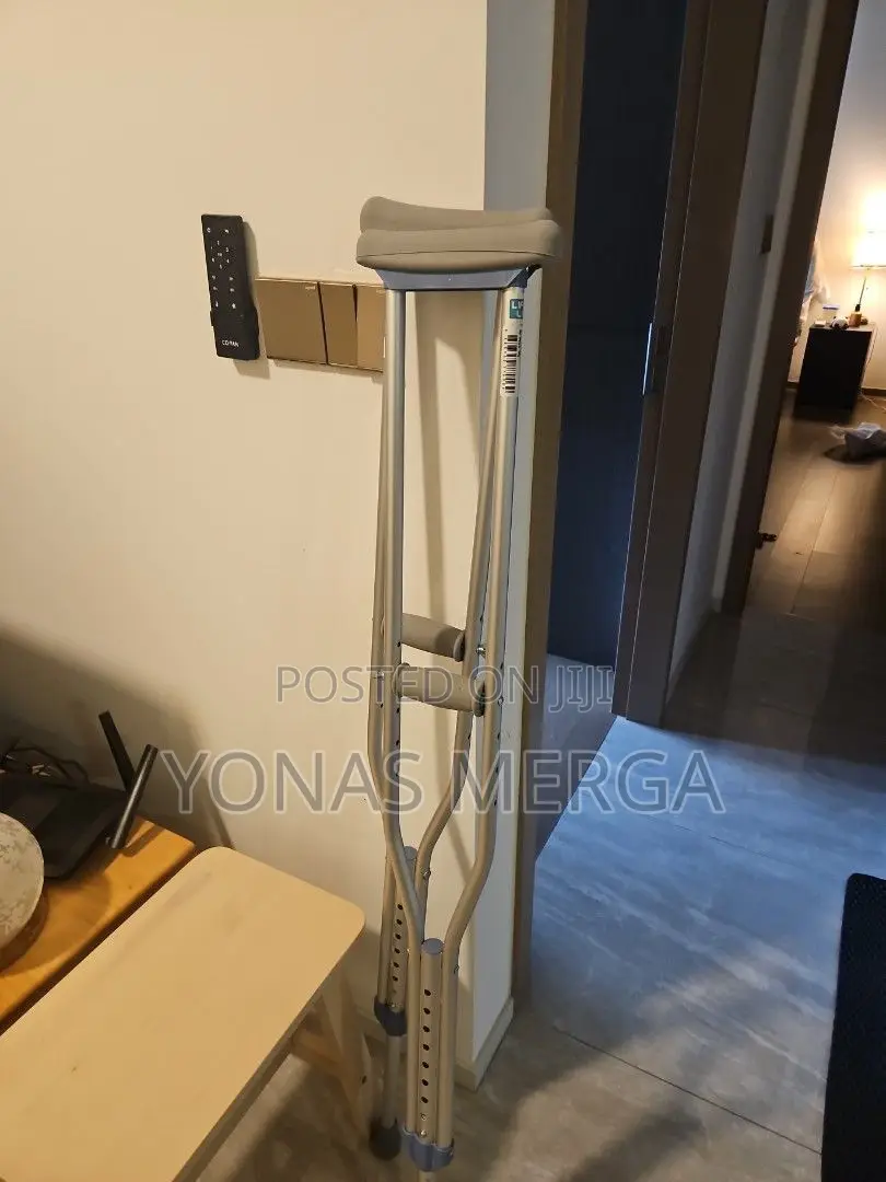 Adjustable Duralumin Crutche Height Range: 95–115 Cm Packed/Reference