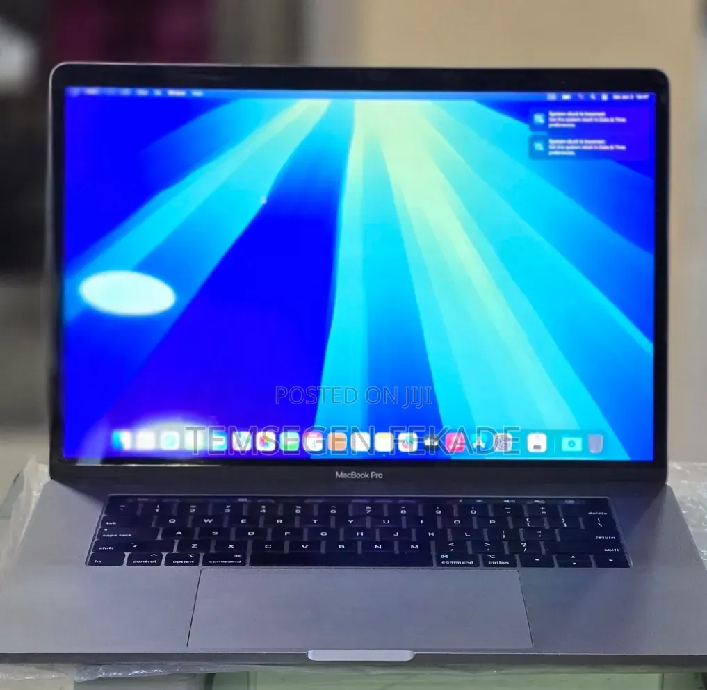 New Laptop Apple MacBook Pro 2018 16GB Intel Core i7 SSD 512GB