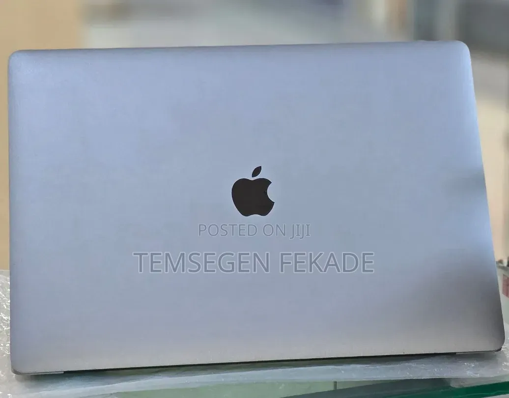 New Laptop Apple MacBook Pro 2018 16GB Intel Core i7 SSD 512GB