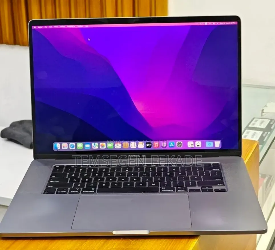 New Laptop Apple MacBook Pro 2018 32GB Intel Core i9 SSD 2T