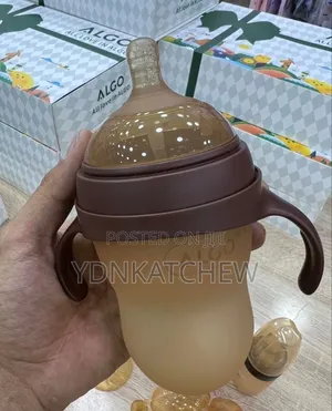 6-in-1 Baby Feeding Set (Bottles, Spoon Fruit Feeder)6በ1 የልጆች የጡጦ ሴት
