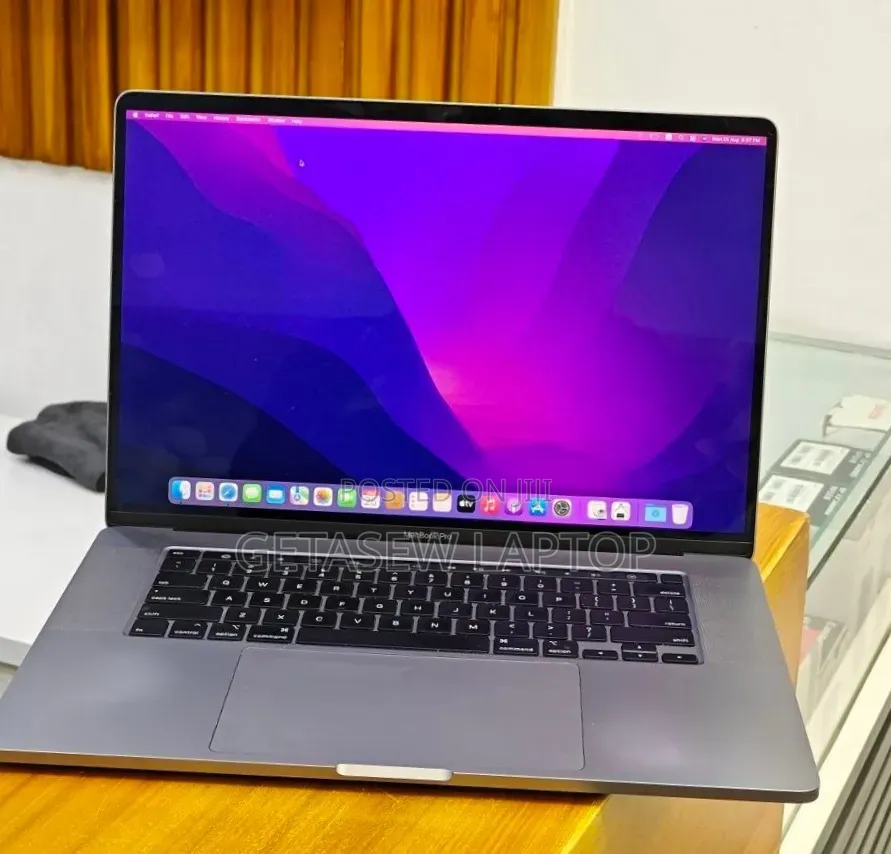New Laptop Apple MacBook Pro 2018 32GB Intel Core i9 SSD 2T
