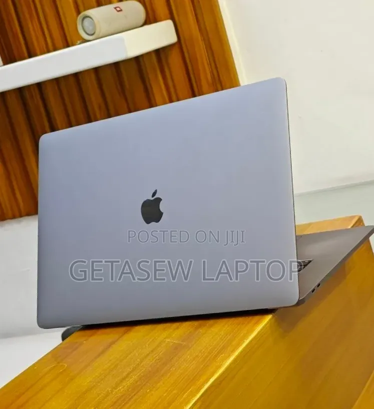 New Laptop Apple MacBook Pro 2018 32GB Intel Core i9 SSD 2T