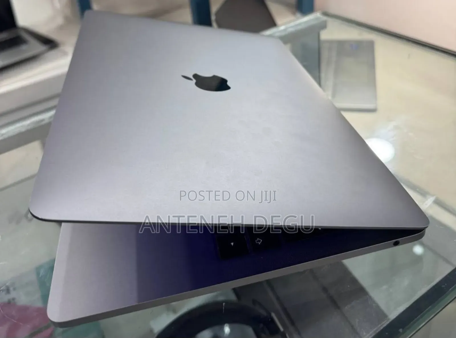 New Laptop Apple MacBook Pro 2017 8GB Intel Core i5 SSD 128GB