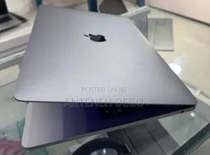 New Laptop Apple MacBook Pro 2017 8GB Intel Core i5 SSD 128GB