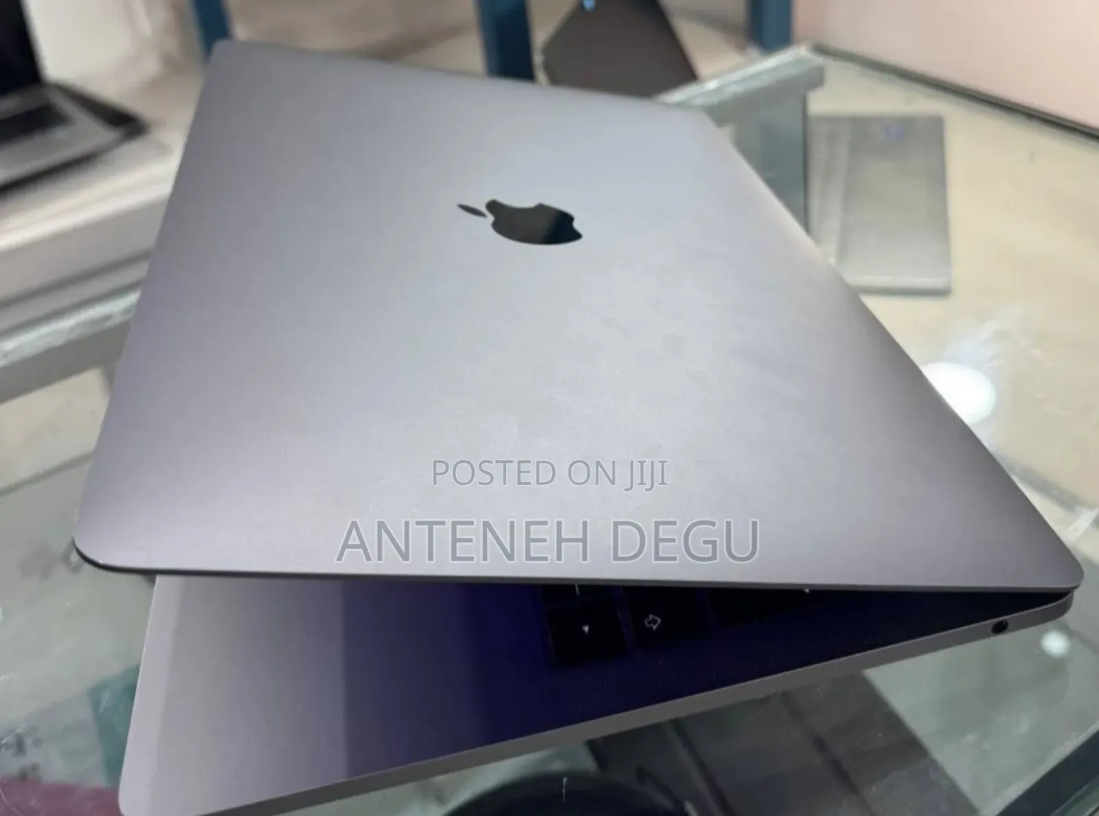 New Laptop Apple MacBook Pro 2017 8GB Intel Core i5 SSD 128GB