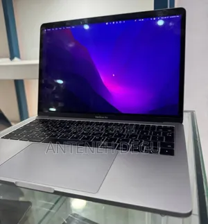 New Laptop Apple MacBook Pro 2017 8GB Intel Core i5 SSD 128GB