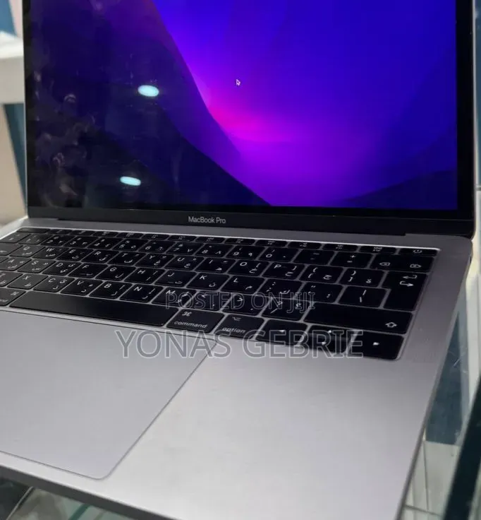 New Laptop Apple MacBook Pro 2017 8GB Intel Core i5 SSD 128GB