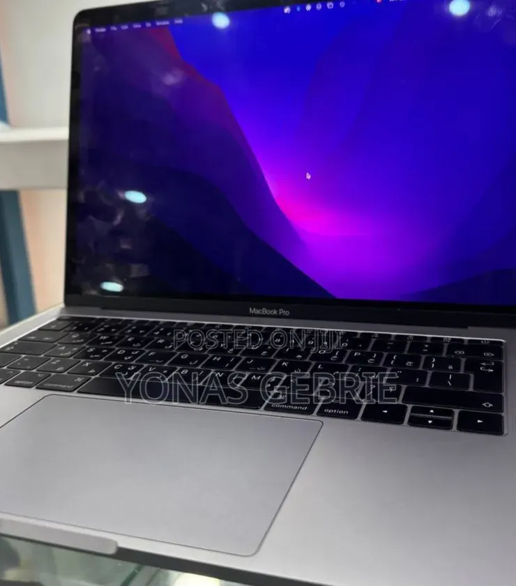New Laptop Apple MacBook Pro 2017 8GB Intel Core i5 SSD 128GB