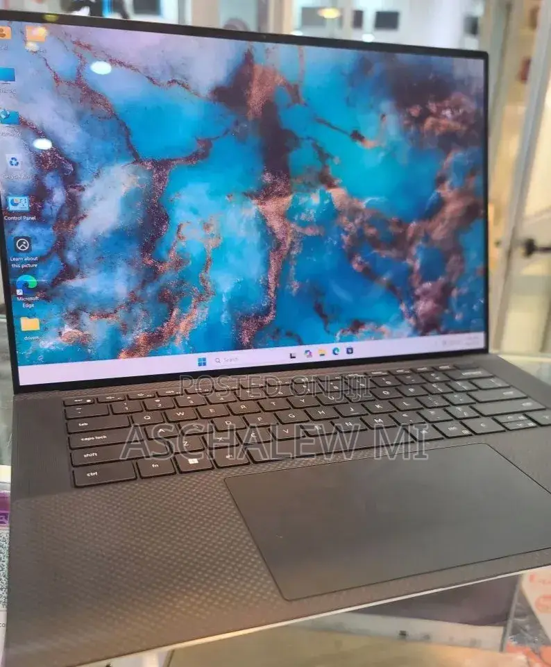 New Laptop Dell XPS 15 16GB Intel Core i7 SSD 512GB