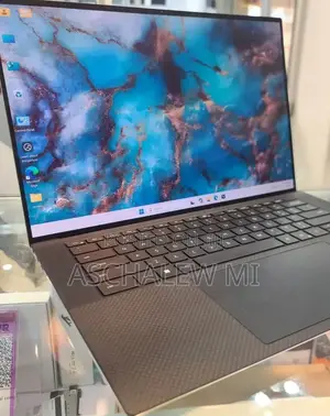 New Laptop Dell XPS 15 16GB Intel Core i7 SSD 512GB
