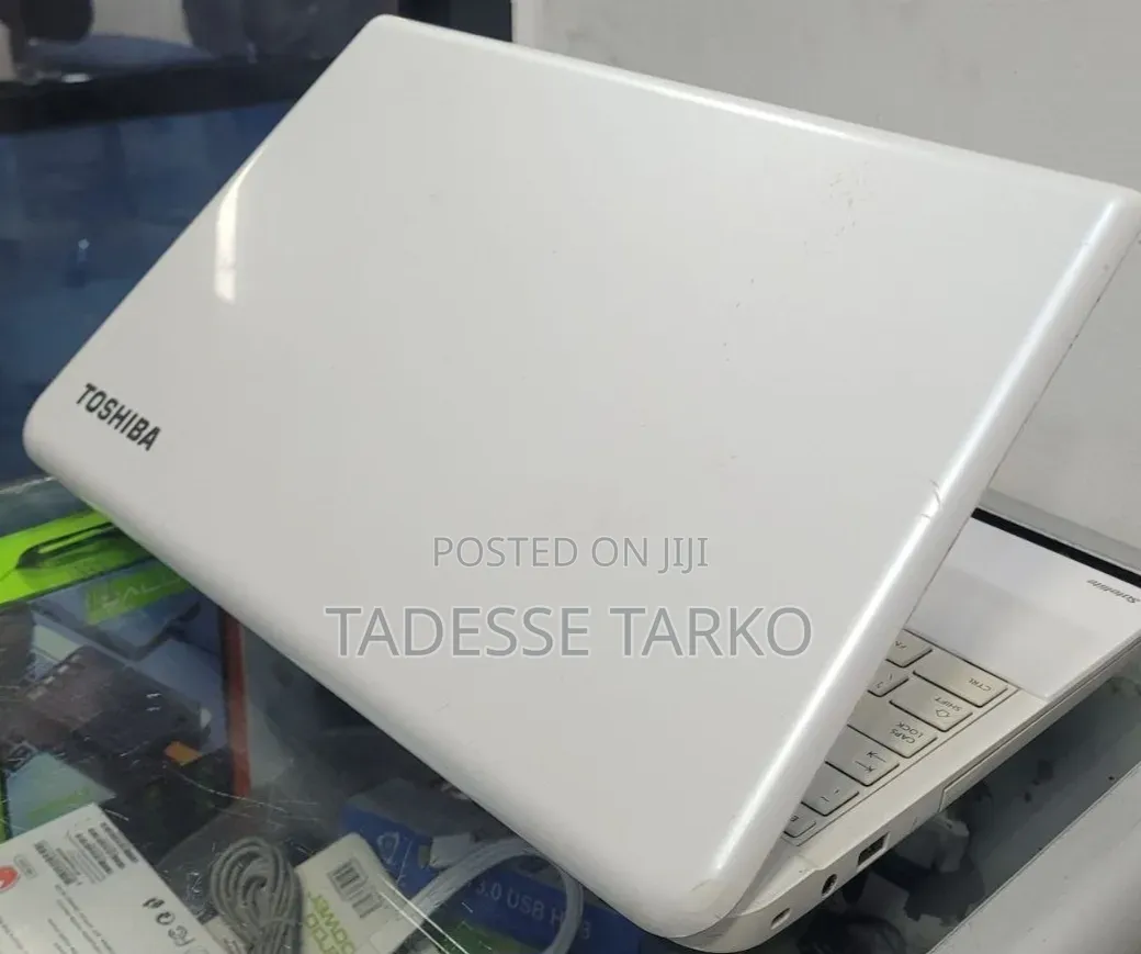 New Laptop Toshiba Satellite C55 8GB Intel Core i3 HDD 1T