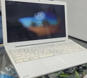 New Laptop Toshiba Satellite C55 8GB Intel Core i3 HDD 1T