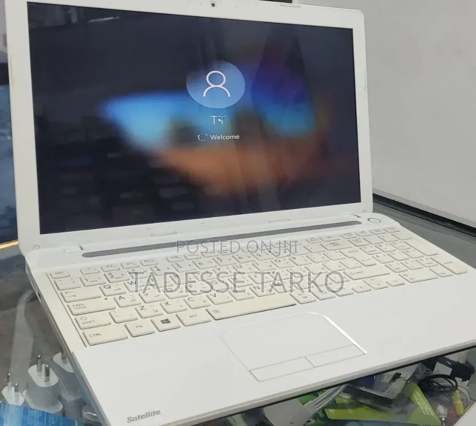 New Laptop Toshiba Satellite C55 8GB Intel Core i3 HDD 1T