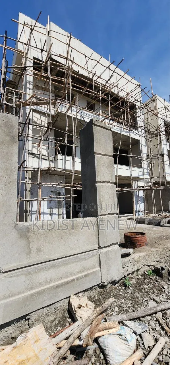 6bdrm Villa in Enyi Realestate, Nifas Silk-Lafto for sale
