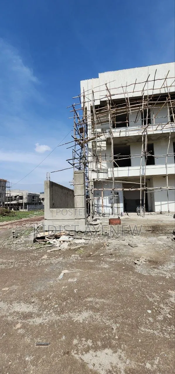 6bdrm Villa in Enyi Realestate, Nifas Silk-Lafto for sale