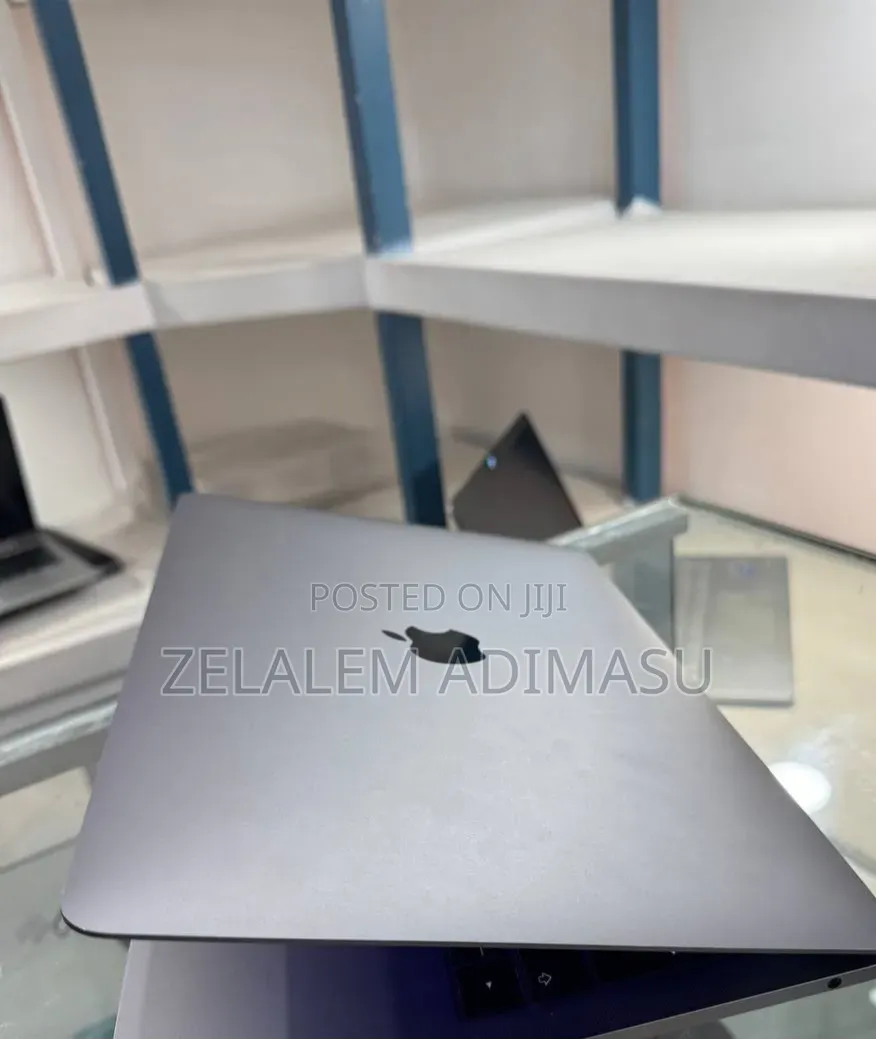New Laptop Apple MacBook Pro 2017 8GB Intel Core i5 SSD 128GB