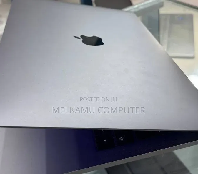 New Laptop Apple MacBook Pro 2017 8GB Intel Core i5 SSD 128GB