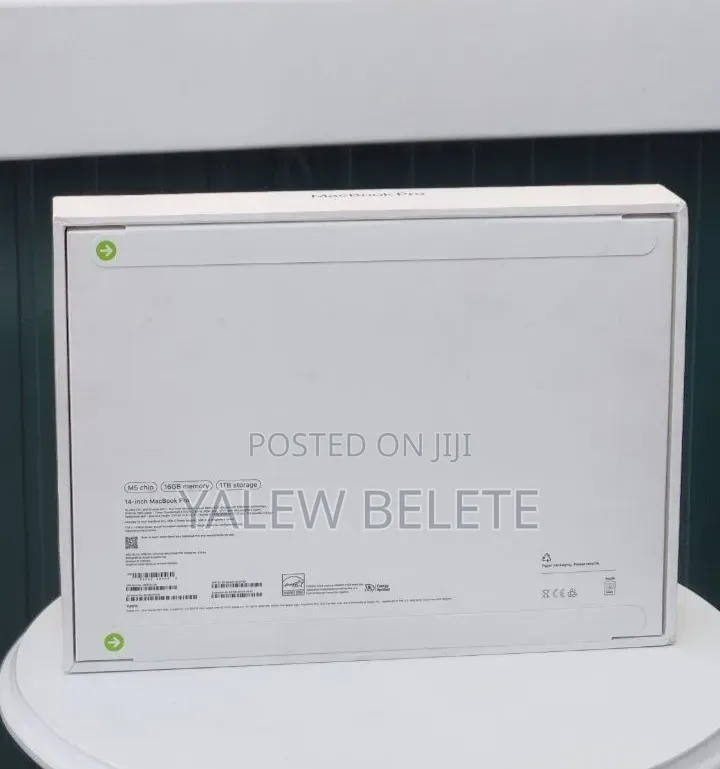 New Laptop Apple MacBook Pro 16GB Apple M5 SSD 1T
