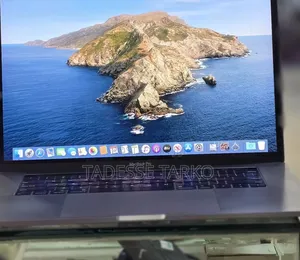 New Laptop Apple MacBook Pro 2018 32GB Intel Core i9 SSD 1T