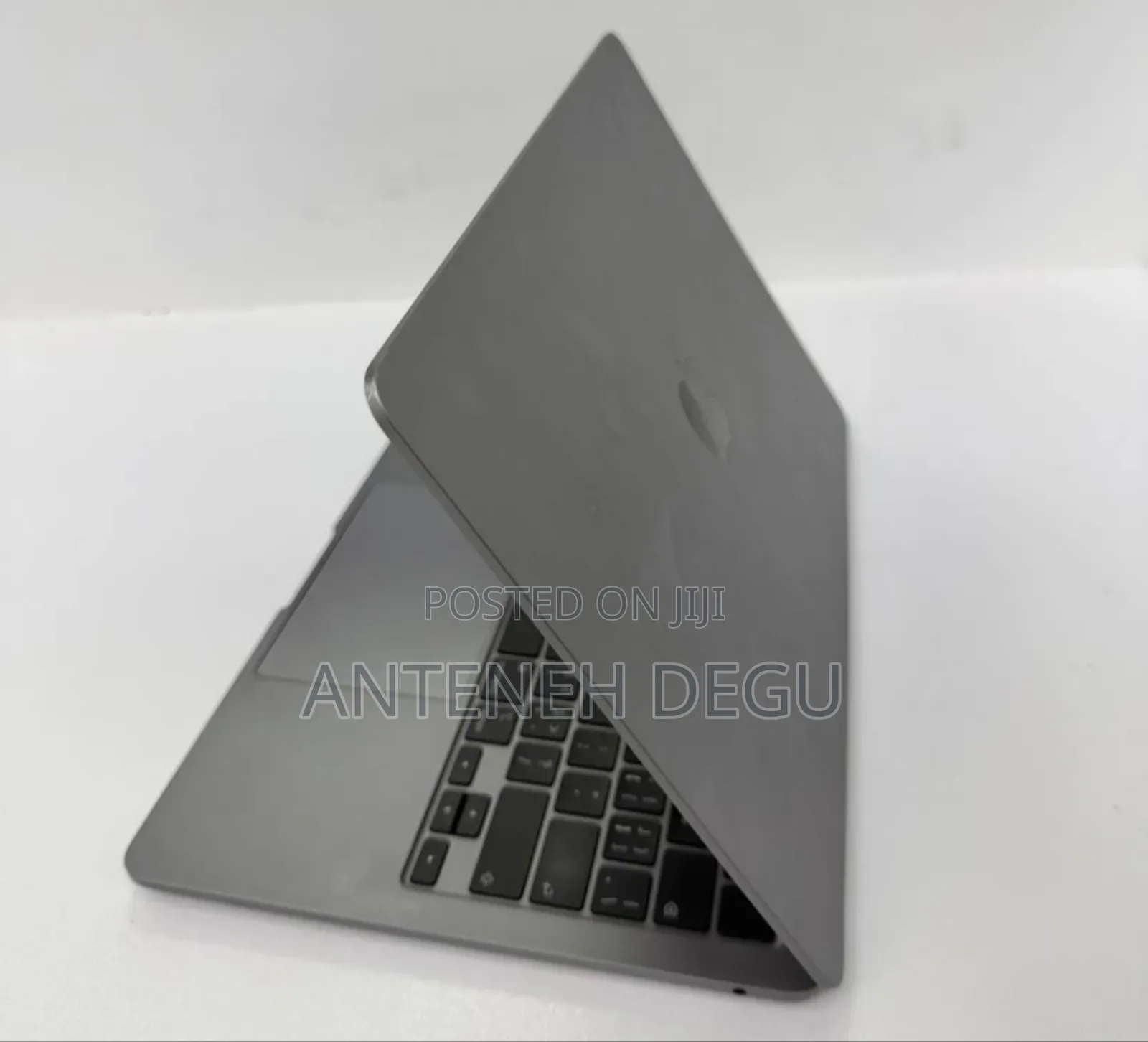 New Laptop Apple MacBook Air 2024 M3 13-inch 16GB Apple M3 SSD 256GB