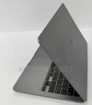 New Laptop Apple MacBook Air 2024 M3 13-inch 16GB Apple M3 SSD 256GB