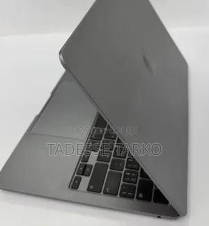 New Laptop Apple MacBook Air 2024 M3 13-inch 16GB Apple M3 SSD 256GB