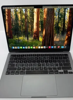 New Laptop Apple MacBook Air 2024 M3 13-inch 16GB Apple M3 SSD 256GB