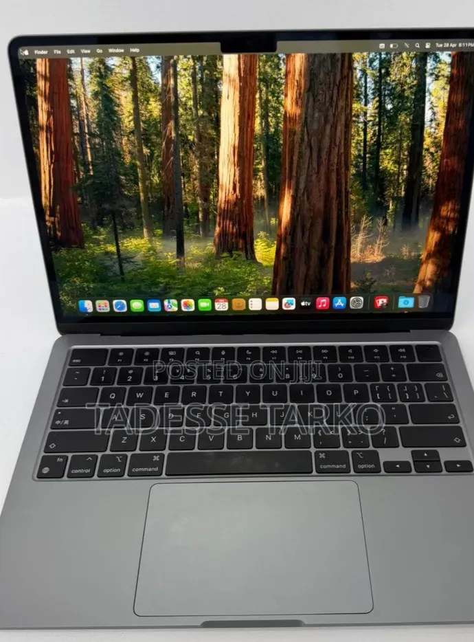 New Laptop Apple MacBook Air 2024 M3 13-inch 16GB Apple M3 SSD 256GB