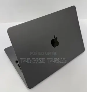 New Laptop Apple MacBook Air 2024 M3 13-inch 16GB Apple M3 SSD 256GB
