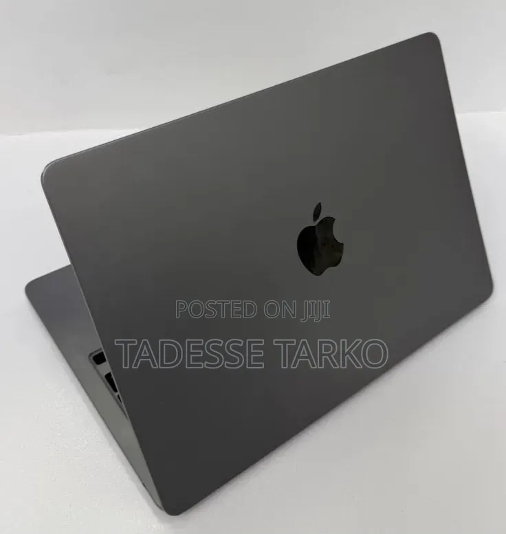 New Laptop Apple MacBook Air 2024 M3 13-inch 16GB Apple M3 SSD 256GB