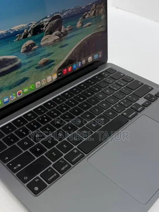 New Laptop Apple MacBook Pro 2022 M2 8GB Apple M2 SSD 256GB