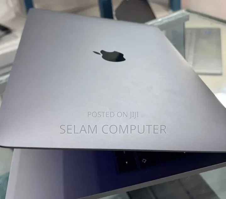New Laptop Apple MacBook Pro 2017 8GB Intel Core i5 SSD 128GB