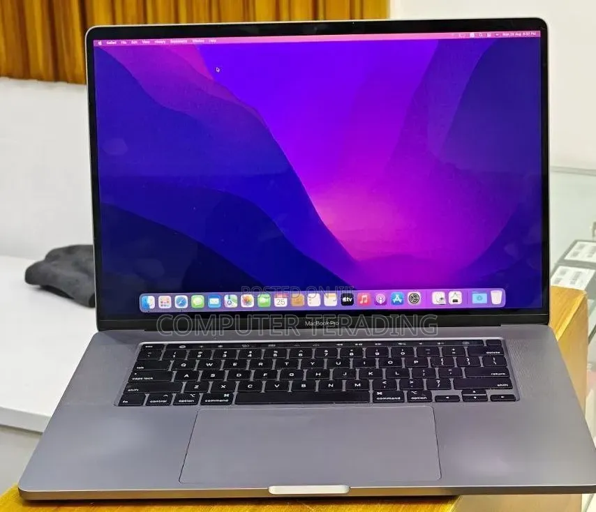 New Laptop Apple MacBook Pro 2018 32GB Intel Core i9 SSD 2T