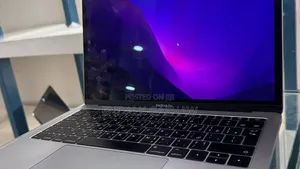 New Laptop Apple MacBook Pro 2017 8GB Intel Core i5 SSD 128GB