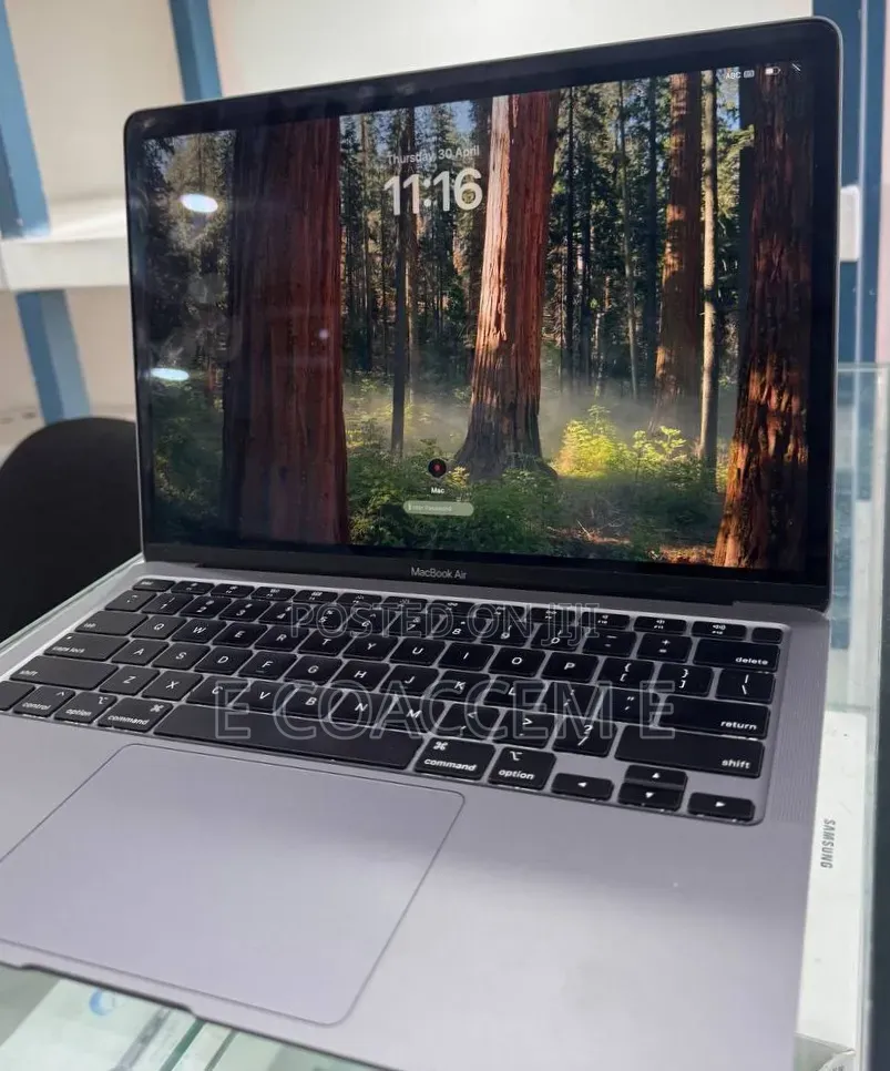 New Laptop Apple MacBook 8GB SSD 256GB