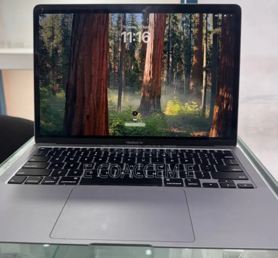New Laptop Apple MacBook 8GB SSD 256GB