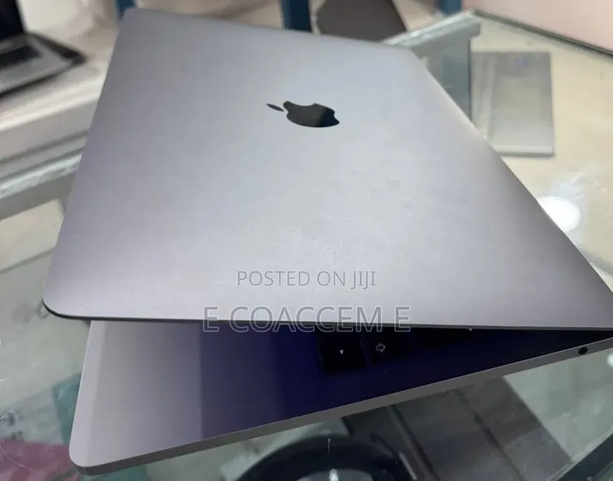 New Laptop Apple MacBook 8GB Intel Core i5 SSD 128GB