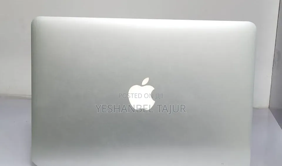 New Laptop Apple MacBook Pro 2013 8GB Intel Core i5 SSD 256GB