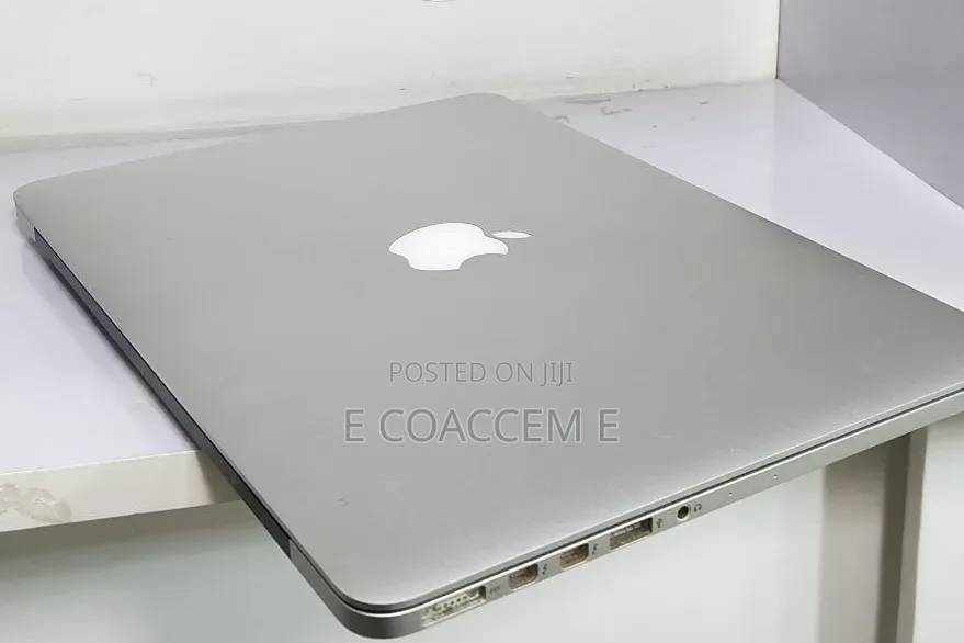 New Laptop Apple MacBook 8GB SSD 256GB