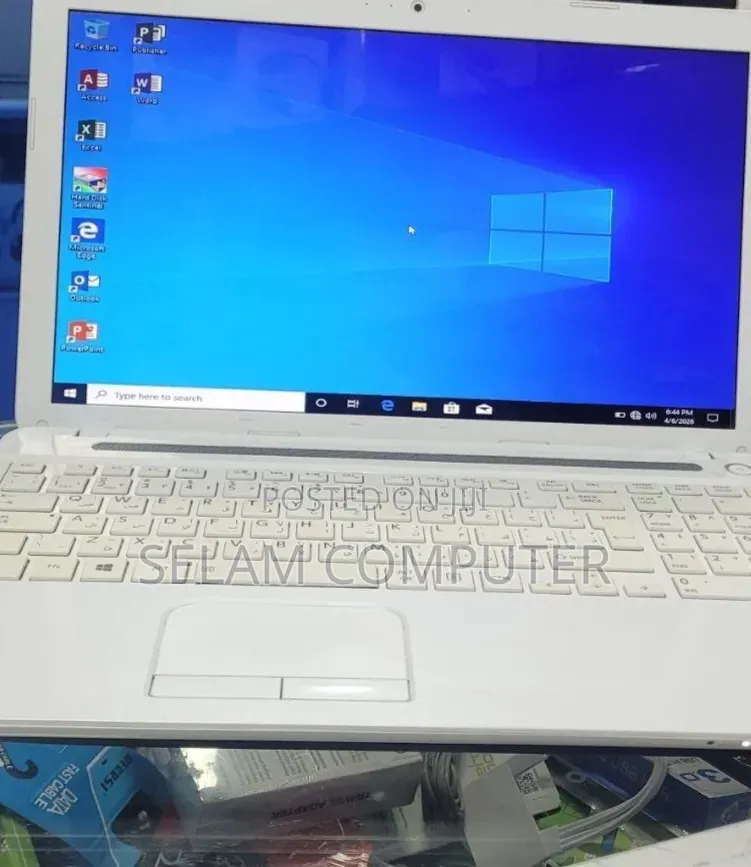 New Laptop Toshiba Satellite C55 8GB Intel Core i3 HDD 1T