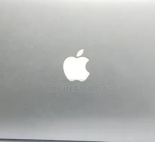 New Laptop Apple MacBook Pro 2013 8GB Intel Core i5 SSD 256GB