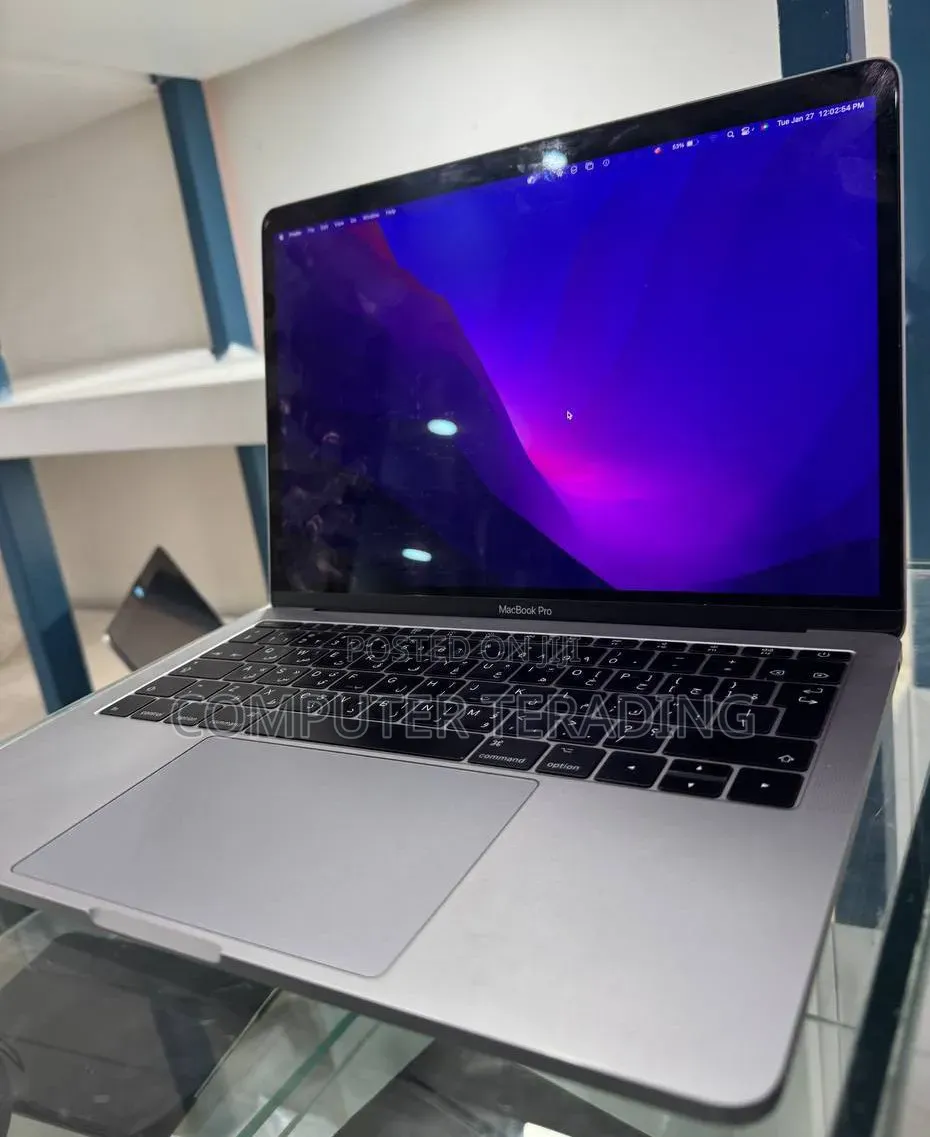 New Laptop Apple MacBook Pro 2017 8GB Intel Core i5 SSD 128GB