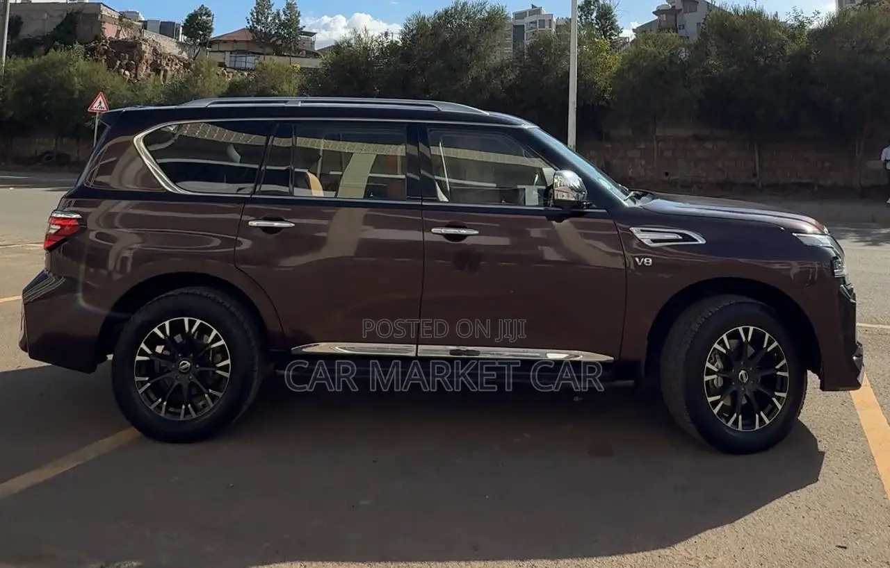 Nissan Patrol 2017 Brown